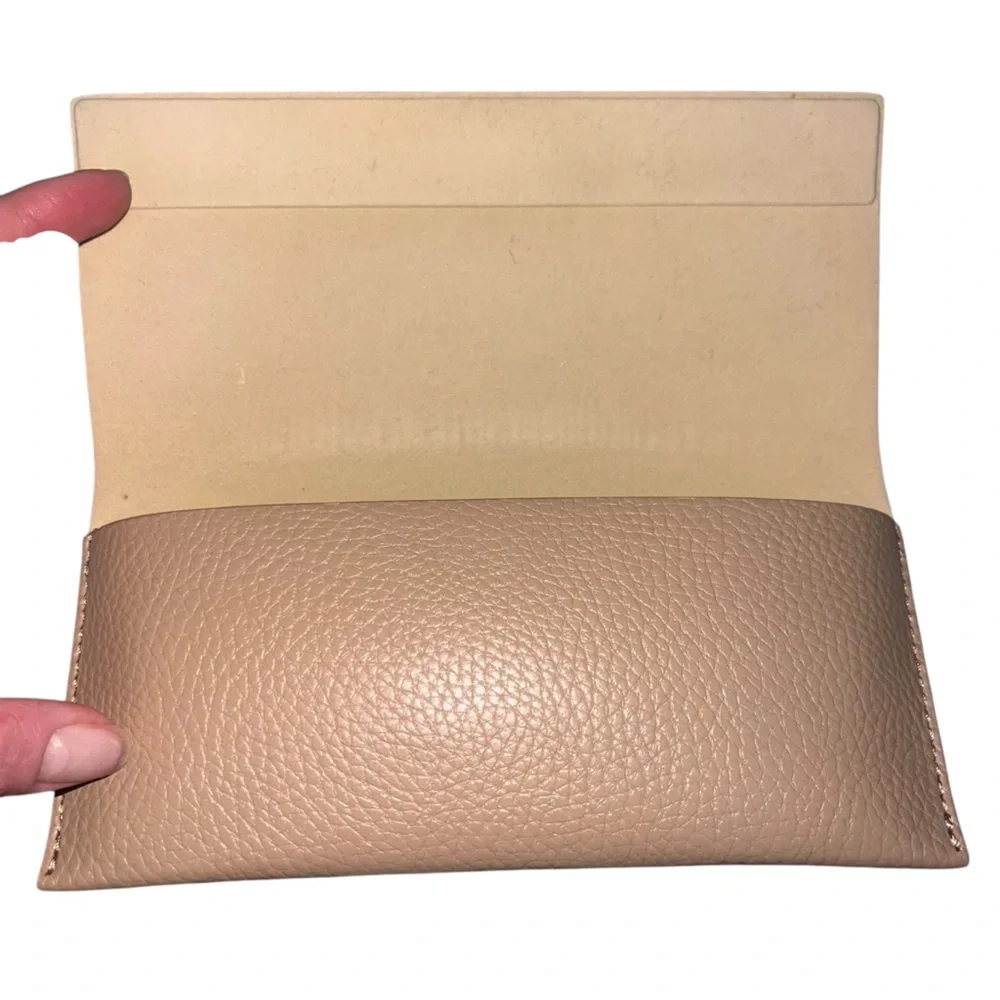 EUC MaxMara Tan Leather Soft Sunglass Case Neutral Accessories Old Money Luxury